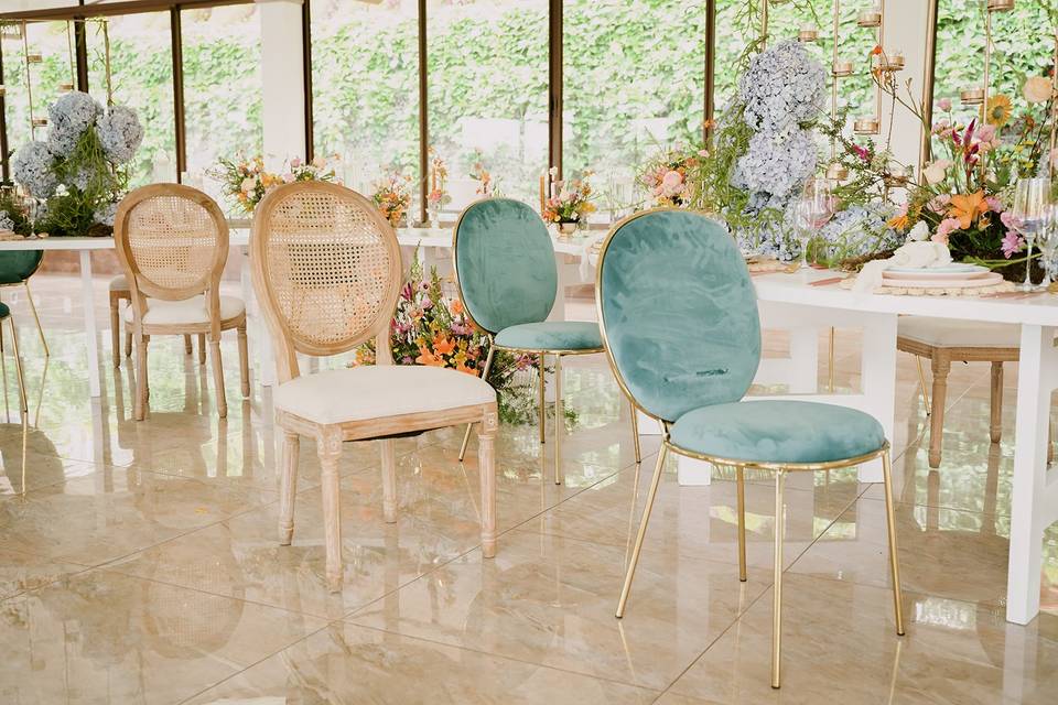 S table and decor