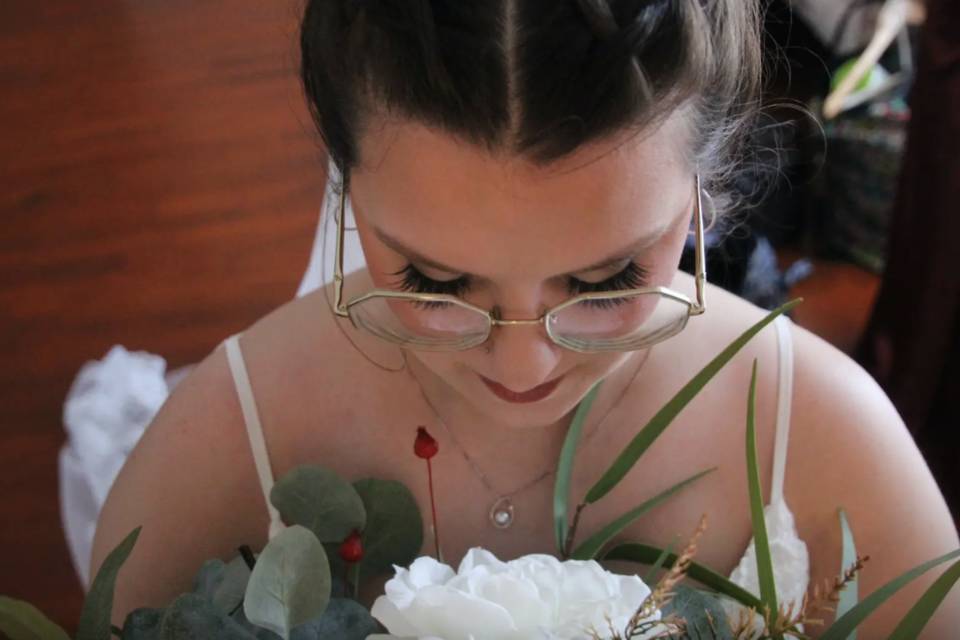 Candid Natural Bride