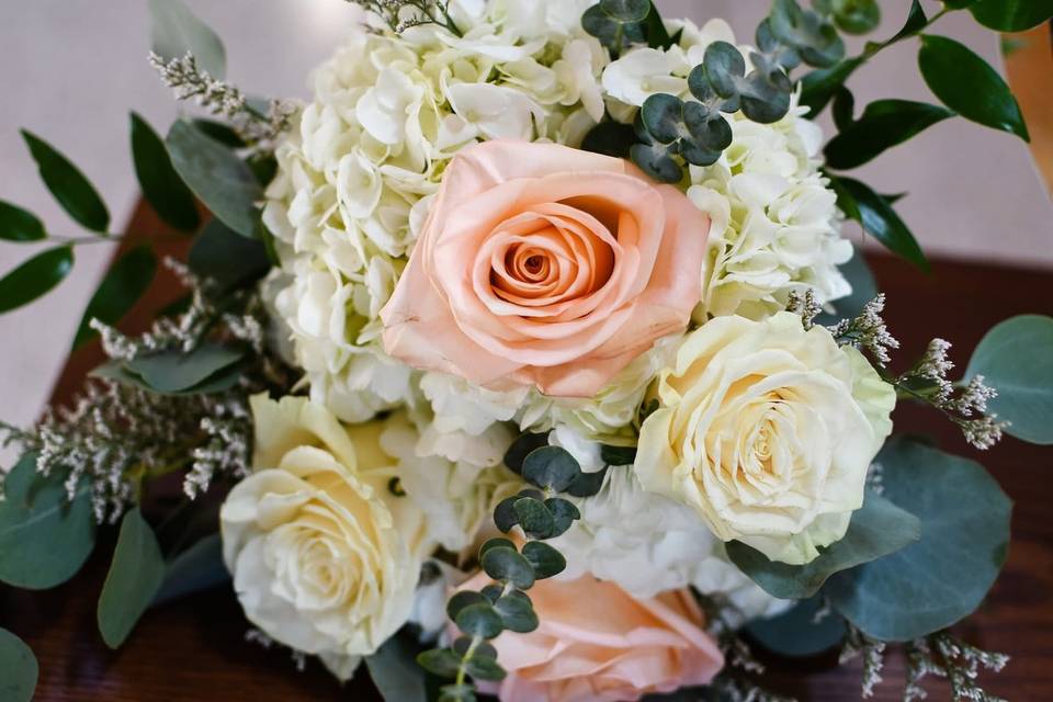 Peach and white roses