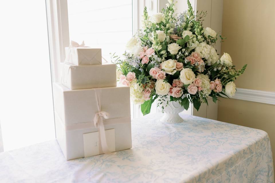 GIft Table