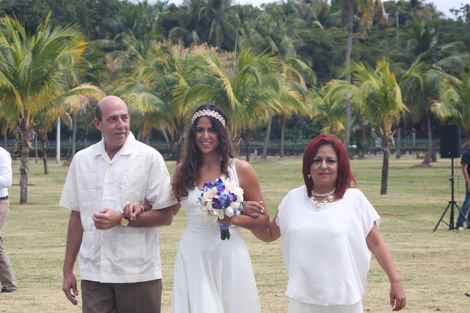 Natalia Ravelo's  Beach Wedding