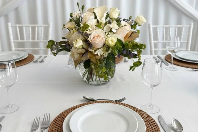 White-short-centerpiece