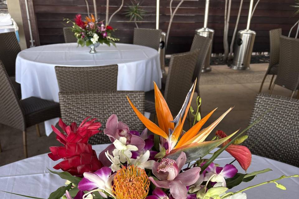 Short tropical centerpiece