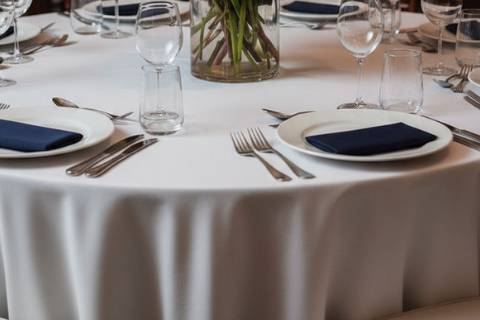 White short centerpiece