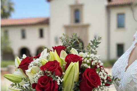 Red bridal bouquet