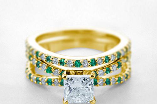 Princess cut Split Shank Yellow Gold Diamond and Green Emeralds Engagement Ring with matching BandSKU - FDENS3134https://www.fascinatingdiamonds.com/jewelry/princess-cut-diamond-wedding-sets-with-green-emerald-in-14k-yellow-gold/inverse-split-set/101p3m93s8c