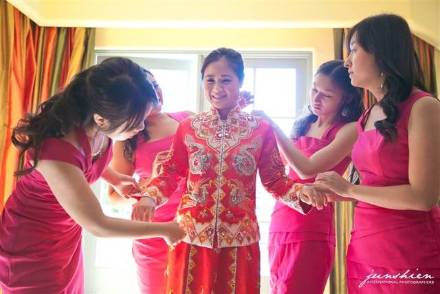Bride in Chinese Dress