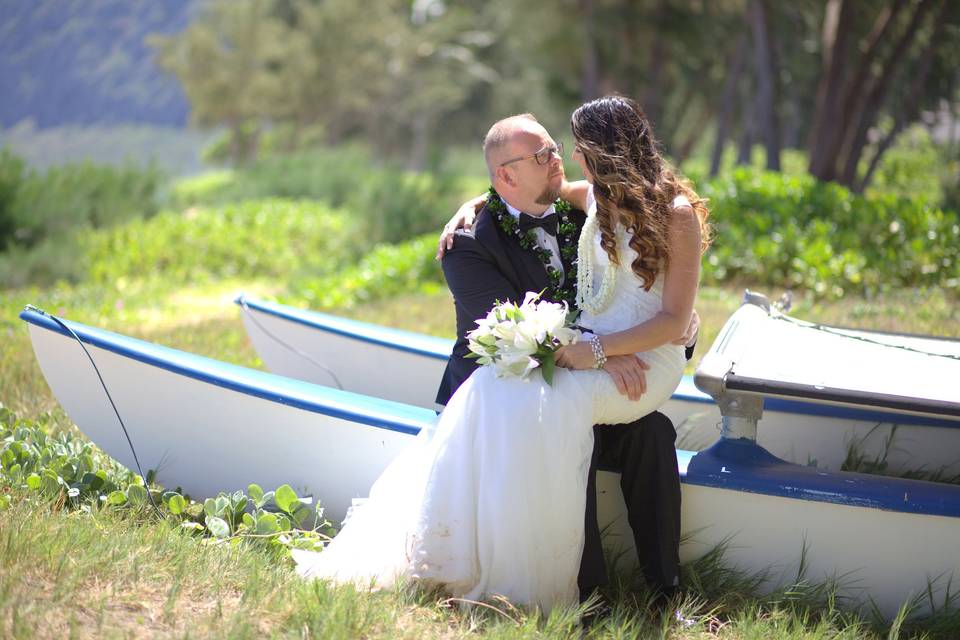 Island Limousine Oahu, HI | Waimanalo Beach wedding