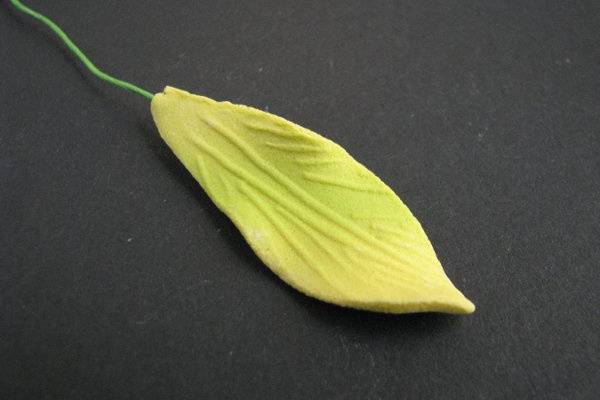 Calla Lily Leaves 2 - http://www.gumpasteflowerstore.com/callalily1.html