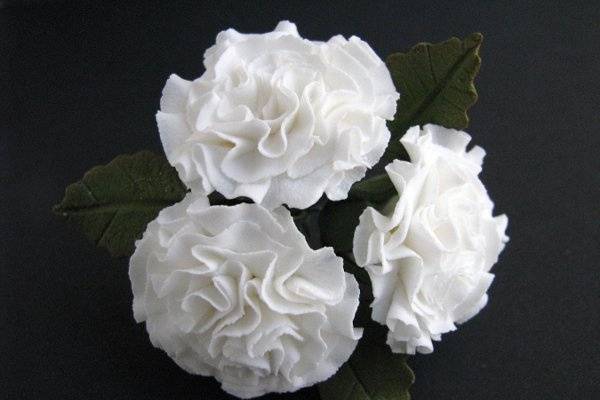 3 Carnation Spray (White) - http://www.gumpasteflowerstore.com/gumpaspfl.html