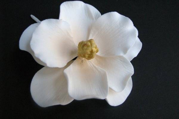 Magnolia Grandiflora (Southern Magnolia) - Ivory - http://www.gumpasteflowerstore.com/magrsmaiv.html