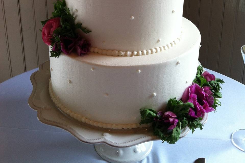 Textured top cake layer