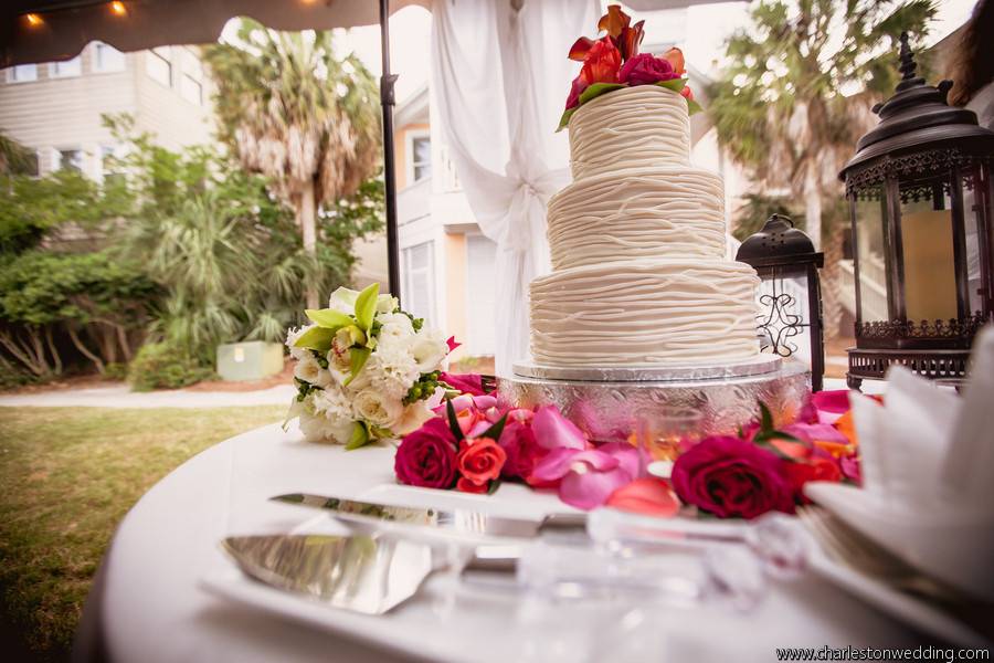 Wedding cake table