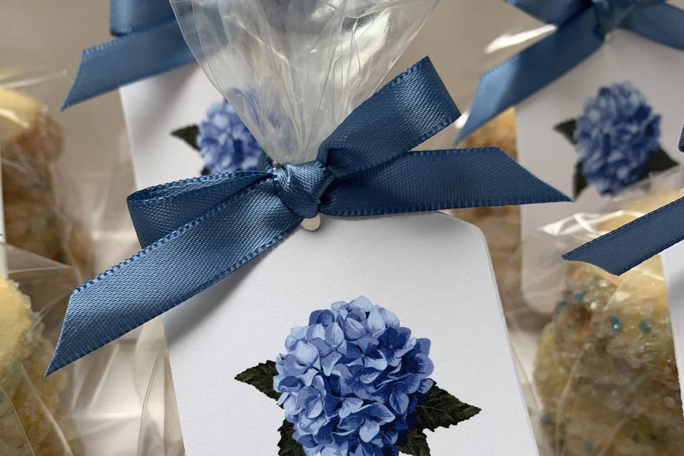 Elegant wedding favors