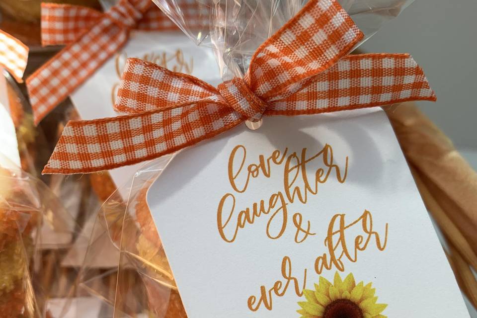 Summer wedding favors