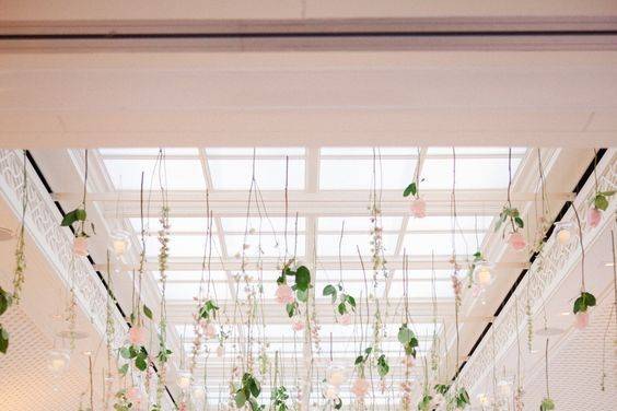 Chic and simple wedding decor