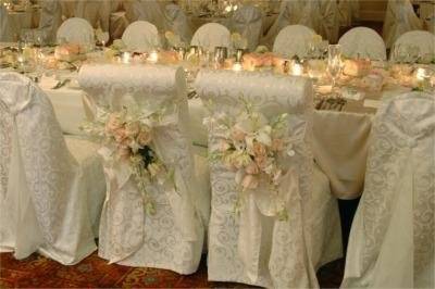 White linen table setting