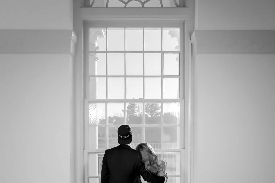 Engagement shoot at courthouse