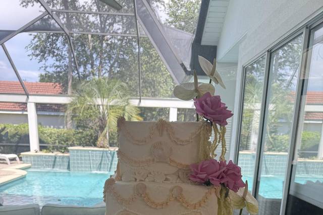 3 tier cake cake with seperato