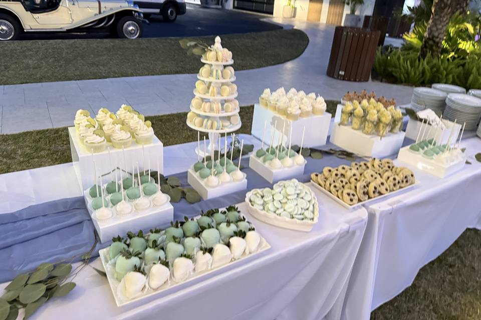 Complete dessert set up