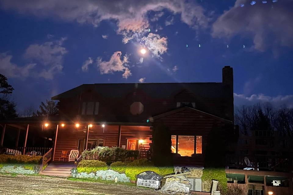 Iron Mountain Inn