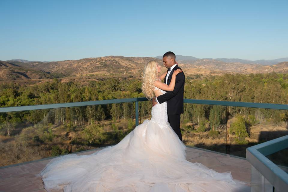 Villa Contempo Bride & Groom