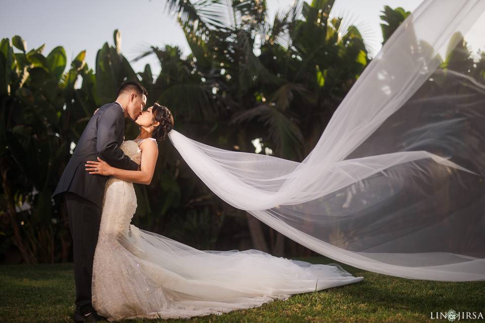 VIP Palazzo bride & groom veil