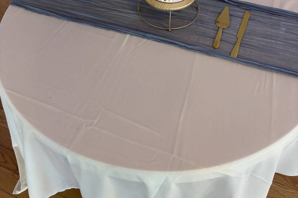 Cake table