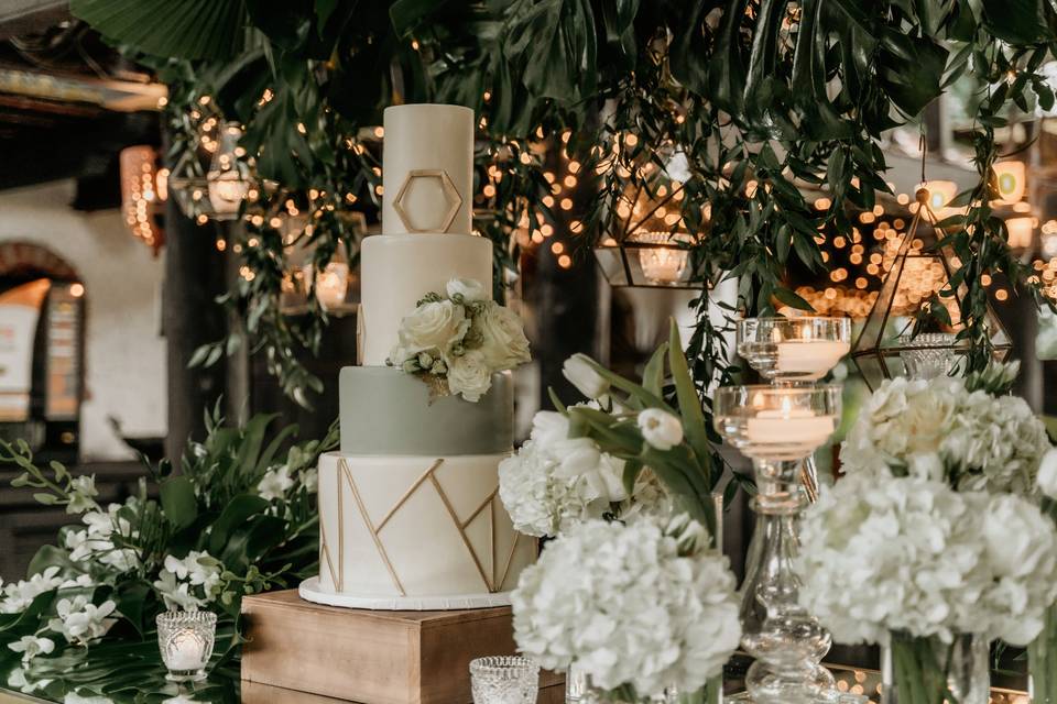 Elegant tropical wedding