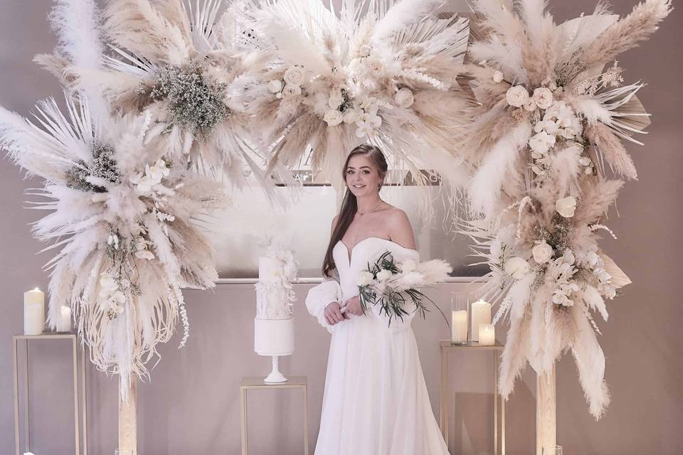 Pampas Floral Backd