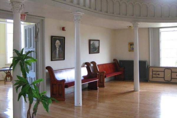 Balcony with benches below