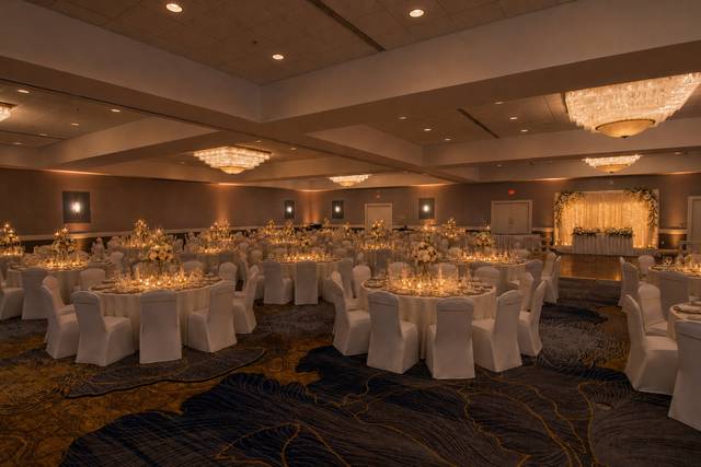 Southbank_Grand_Ballroom_Mood_Lighting_WeddingWire_3000px.jpg