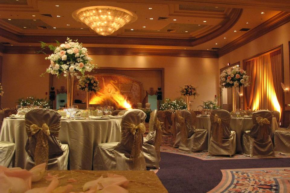 Wedding Reception in Salon 4 & 5 at the Grand Wailea Resort in Wailea, Maui.