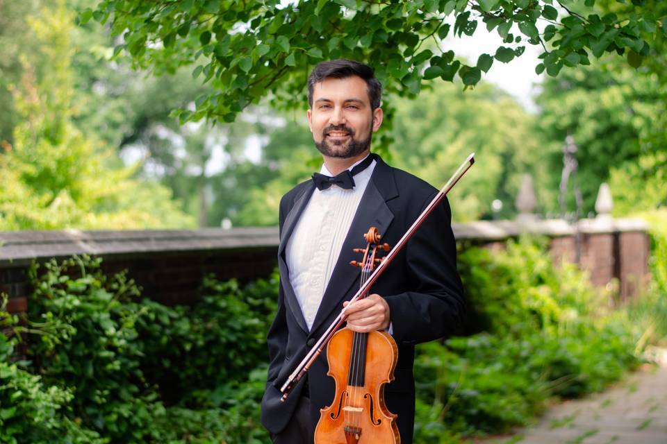 Devin Arrington, Violinist