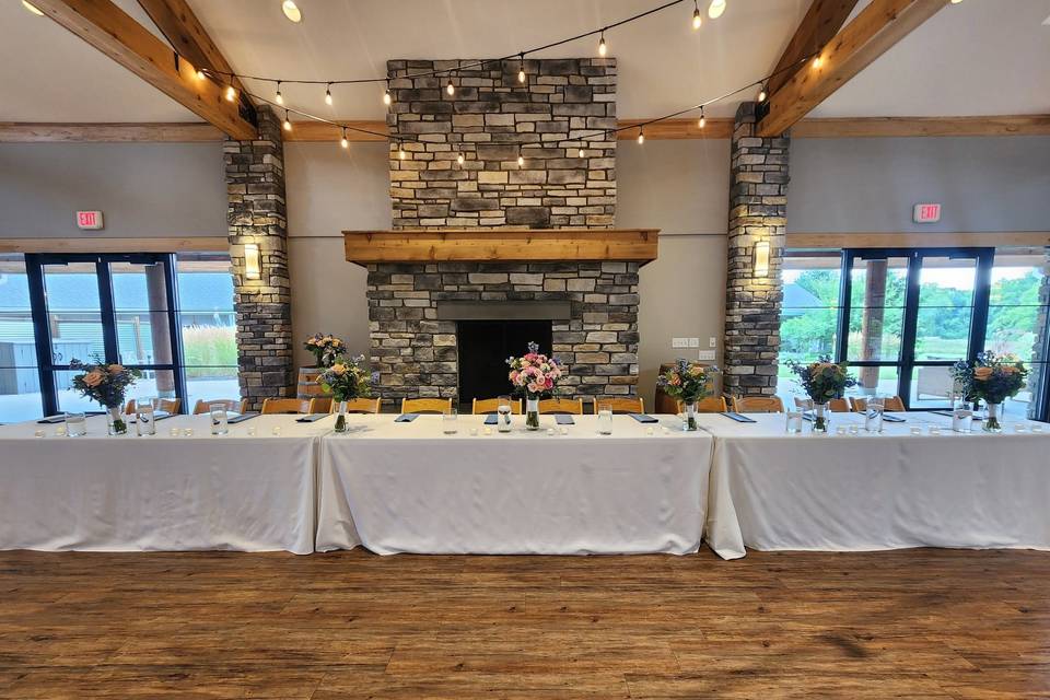 sweatheart table bridal bouquets.jpg