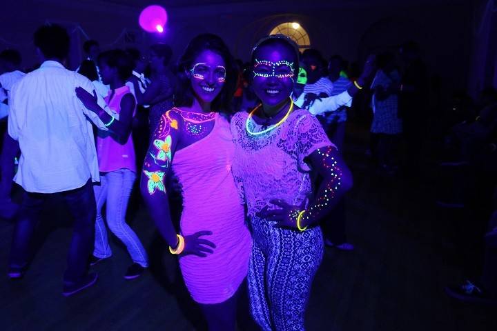 UV black lights for glow party