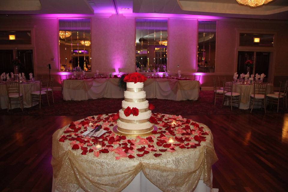 4 layered wedding cake