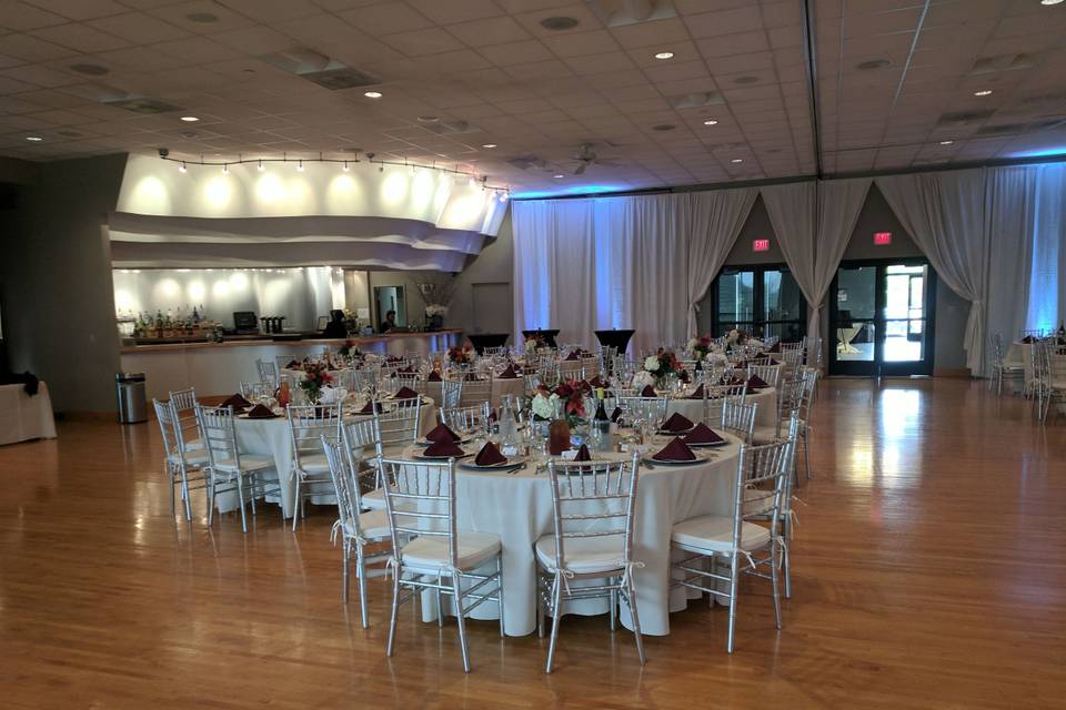 Blue and gold table setting