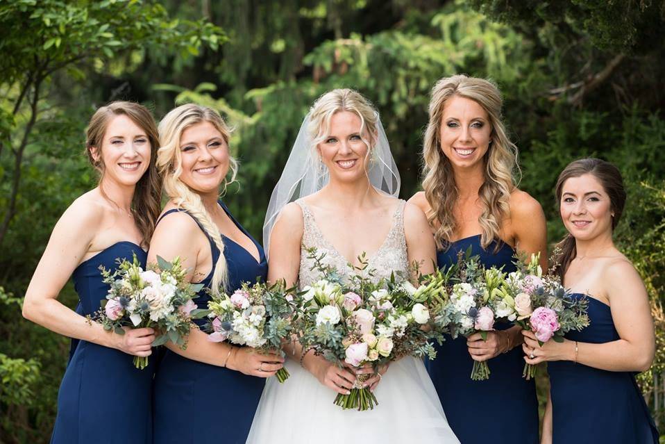 Cody & LaurenPhoto by Michele Maloney PhotographyToledo Zoo