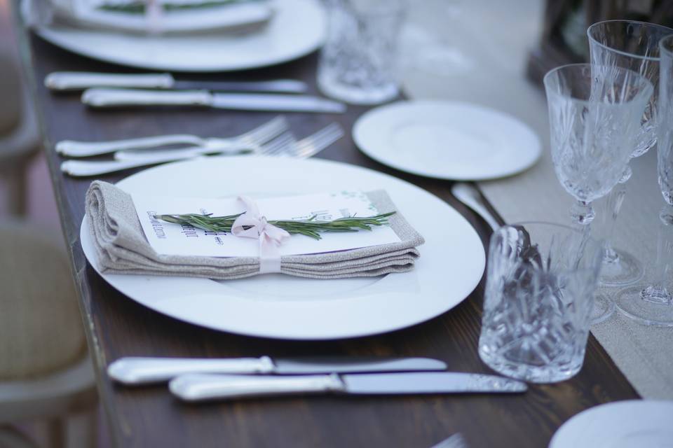 18 - Table setting