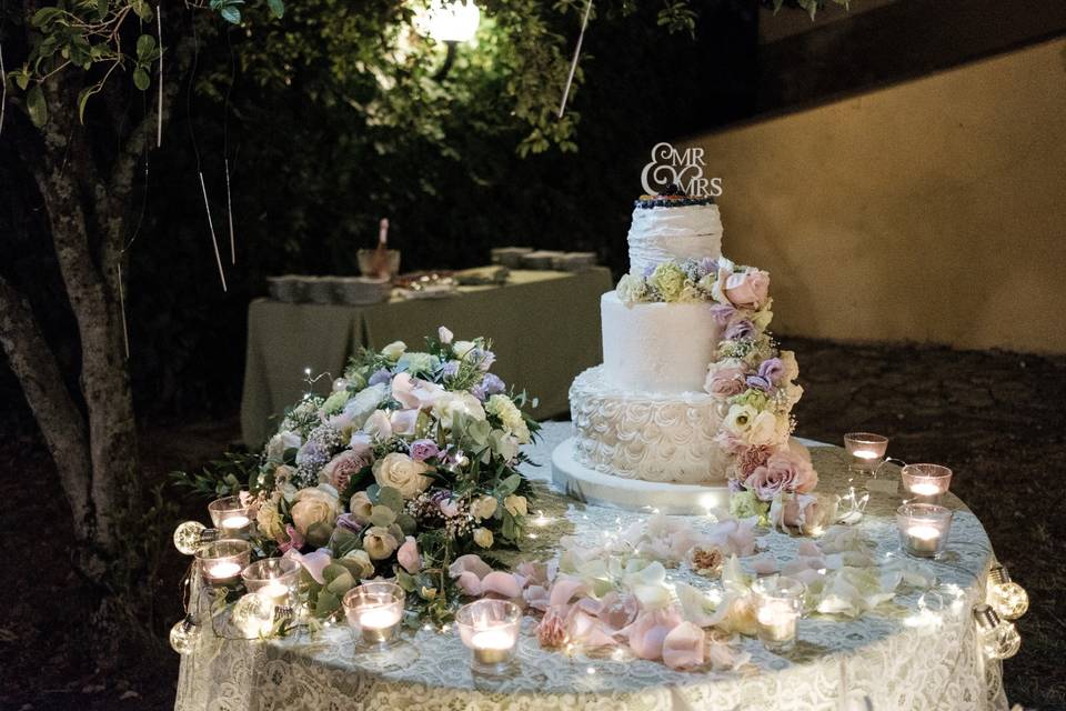 19 - Wedding Cake