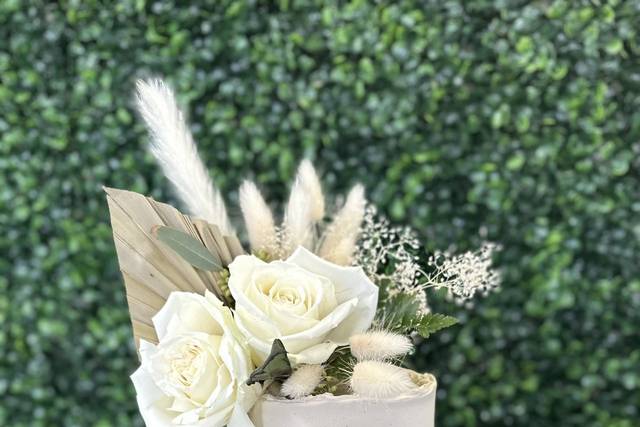 Simple Floral cutting cake