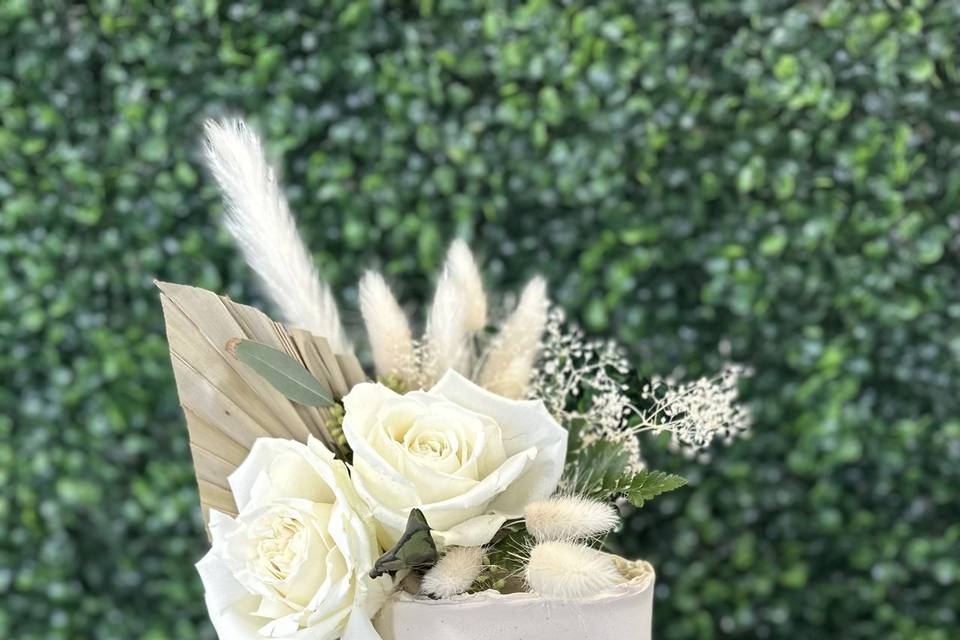 Simple Floral cutting cake