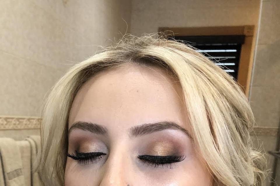 Eyeshadow and lashes