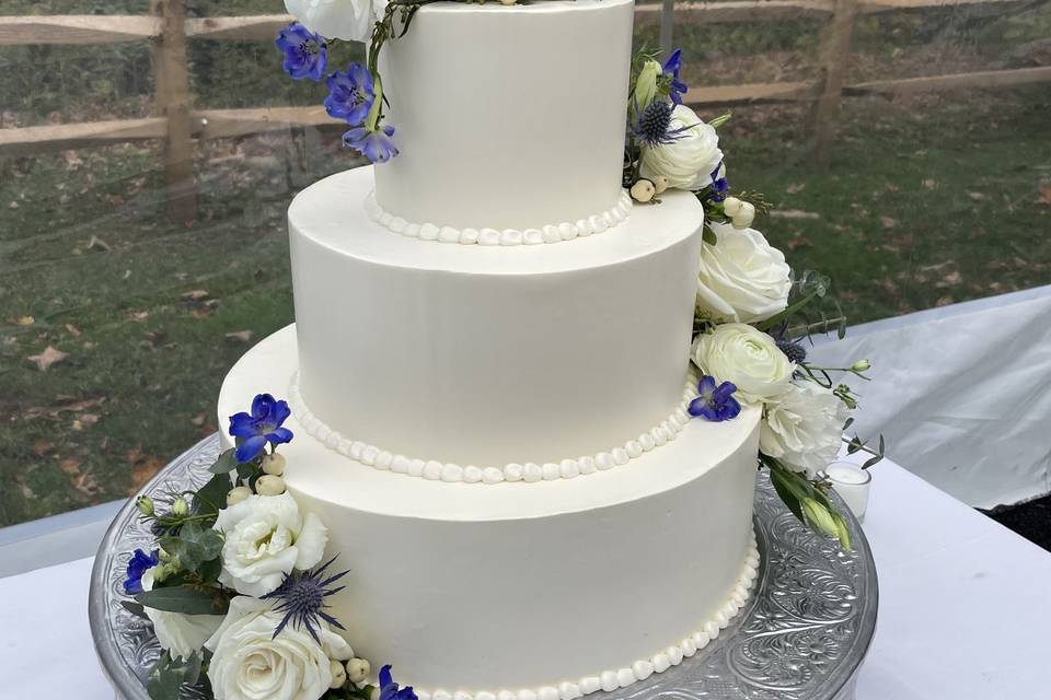 Smooth Cake with Pearls