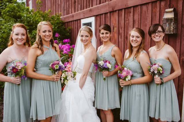 Group photo with the bridesmaids