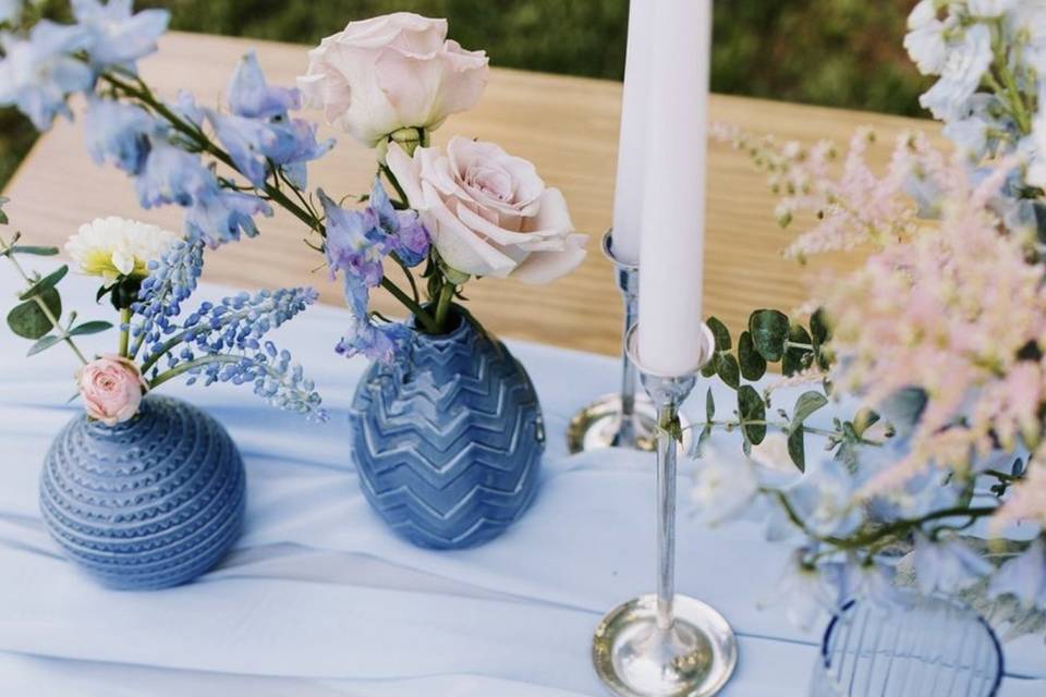 Minimalistic table decor