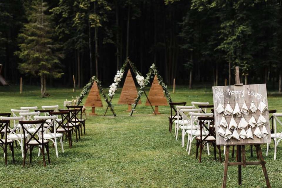 Ceremony floral decor