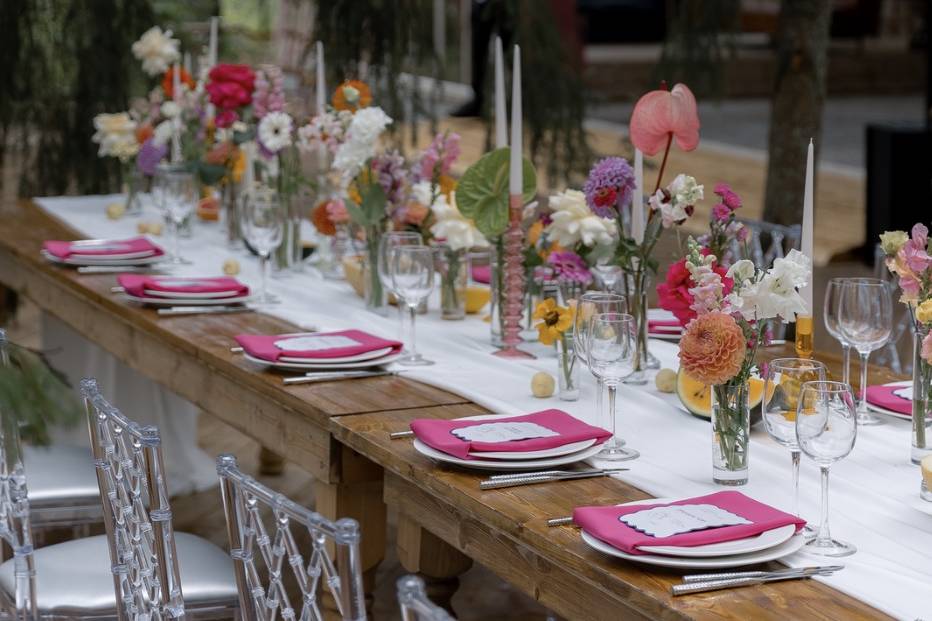 Guets table floral decor