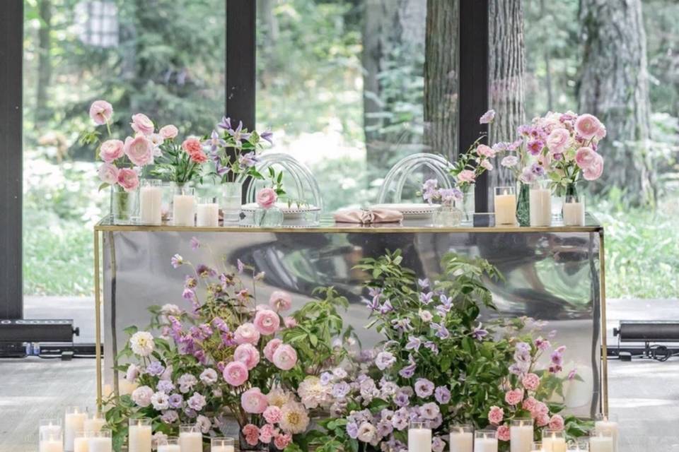 Sweetheart table decor
